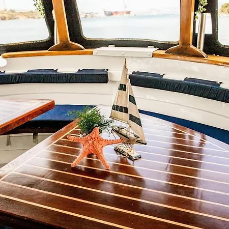 Tekne Cruising Boat Center, Dubrovnik, Hvar Split
