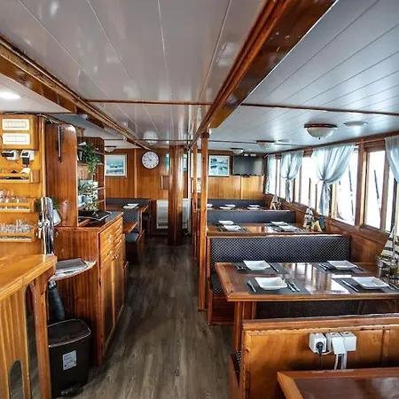 Cruising Boat Center, Dubrovnik, Hvar Spalato